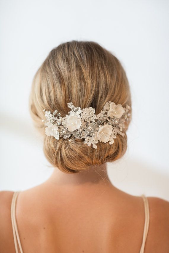 Fabulous floral Wedding Hairstyles with Comb