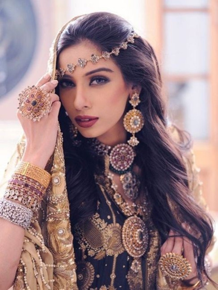 Gorgeous Indian Wedding Hairstyles 2016