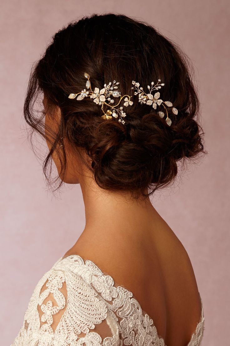 Gorgeous Winter Garden Wedding Hairstyles with Comb