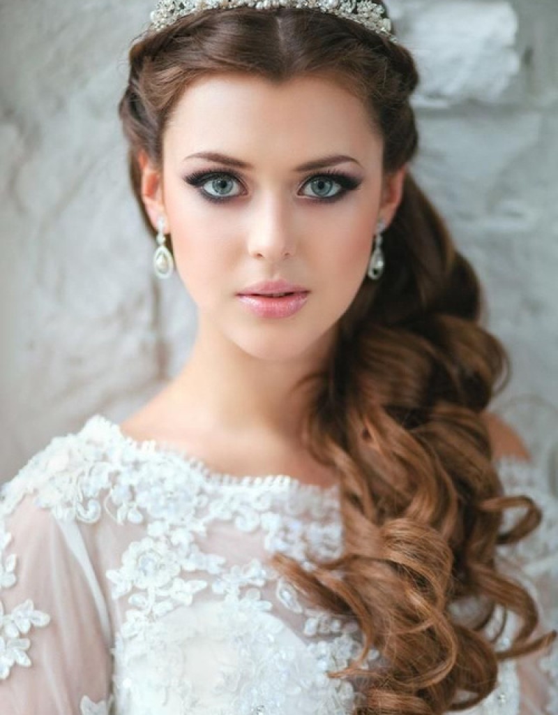 Gorgeous wedding hairstyles with tiara
