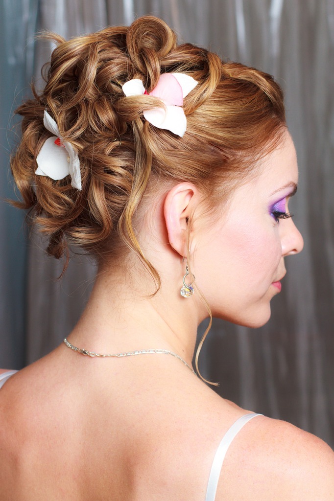 Hairstyle Short Hair Wedding with flowers