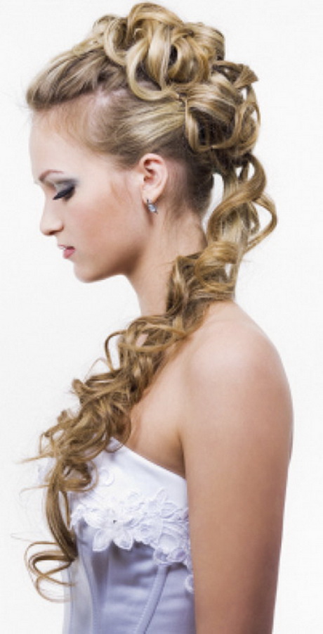 Summer wedding hairstyles for long hair