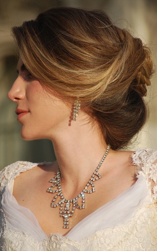 Wedding Updo Hairstyles for Round Faces