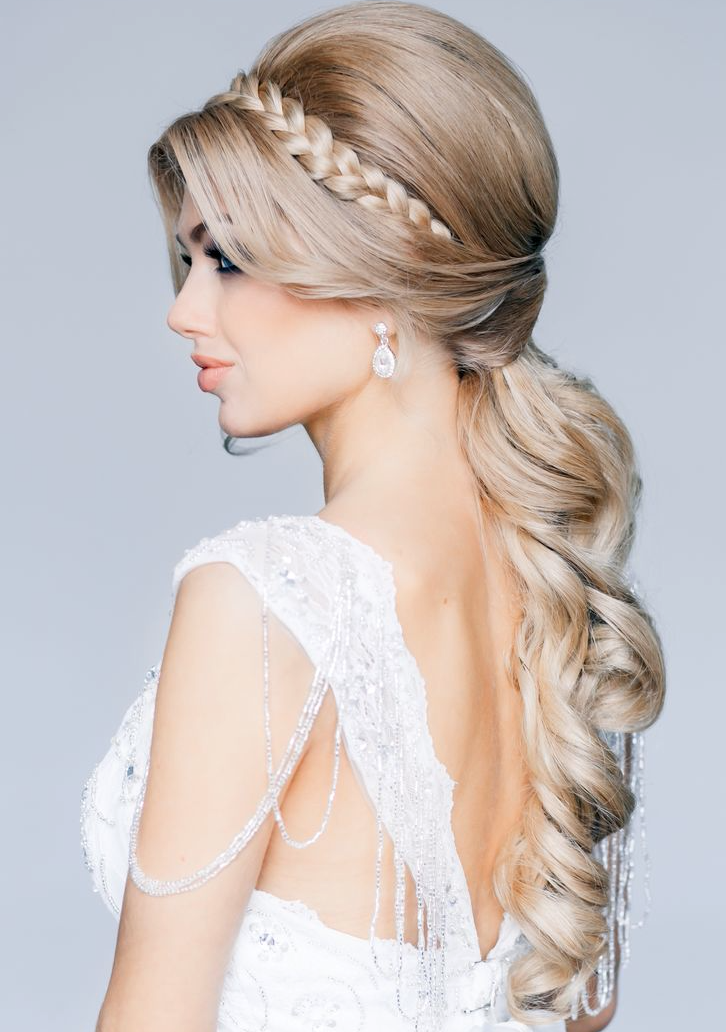 simple traditional Modern Wedding Hairstyles