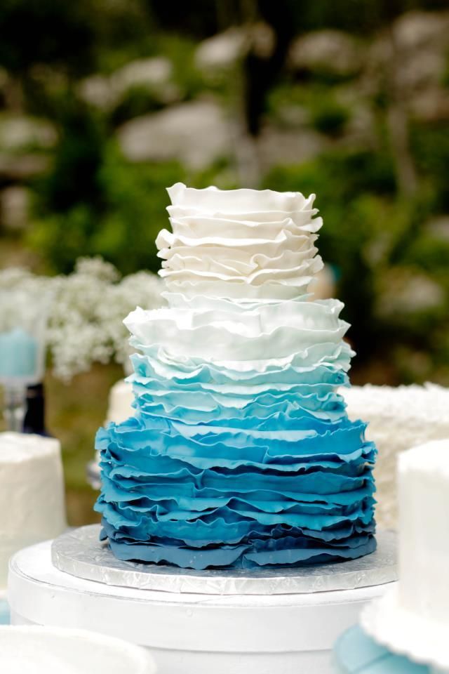 Excellent cake for the Shades of Blue wedding ideas
