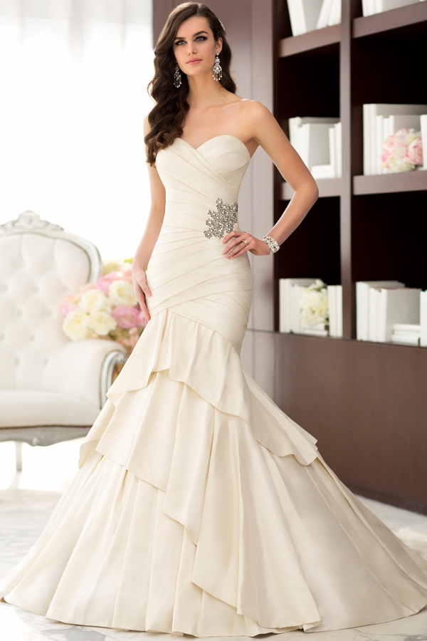 Fit and Flare Trumpet Wedding Dresses