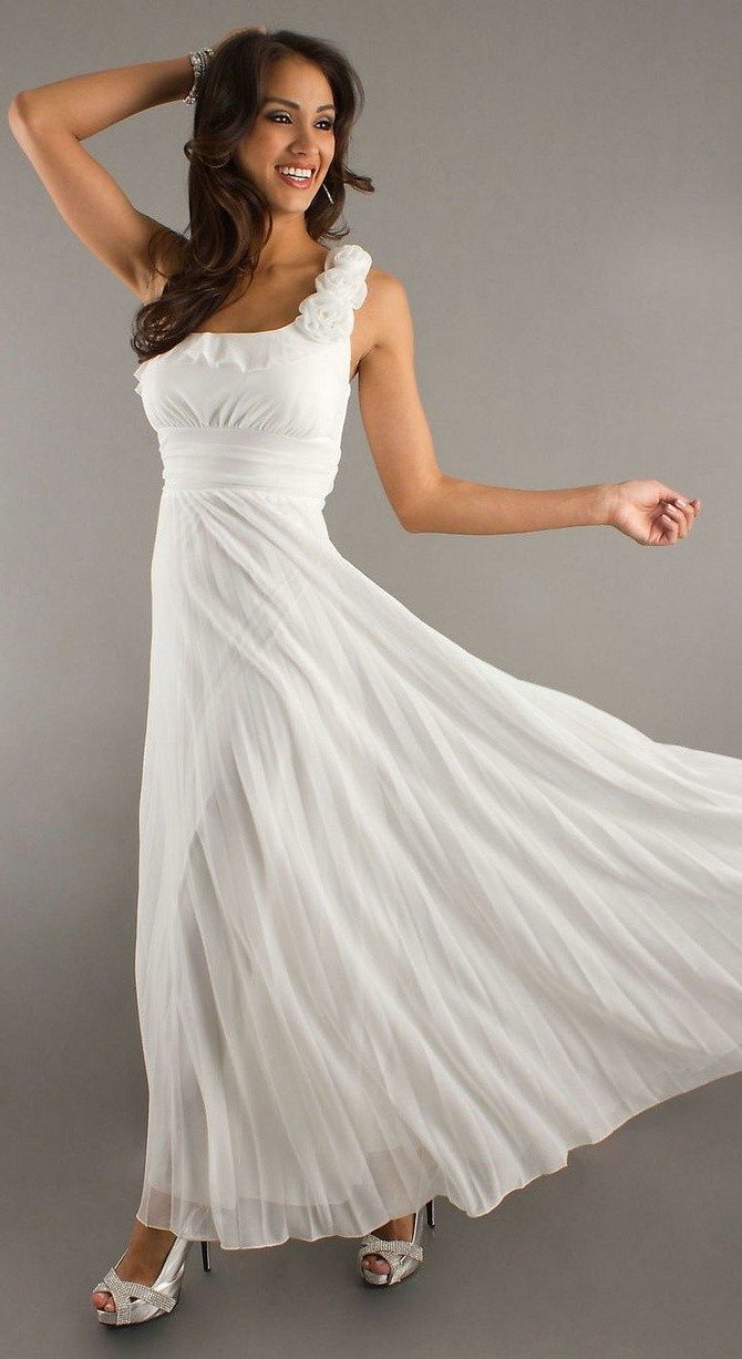 Flowy and simple Wedding Dresses