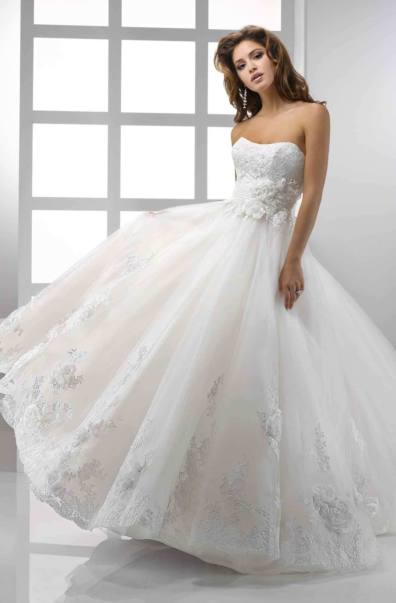 Lace Ball Gown Wedding Dresses with Bling