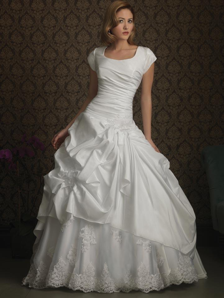 Modest Ball Gown Wedding Dresses with Sleeves