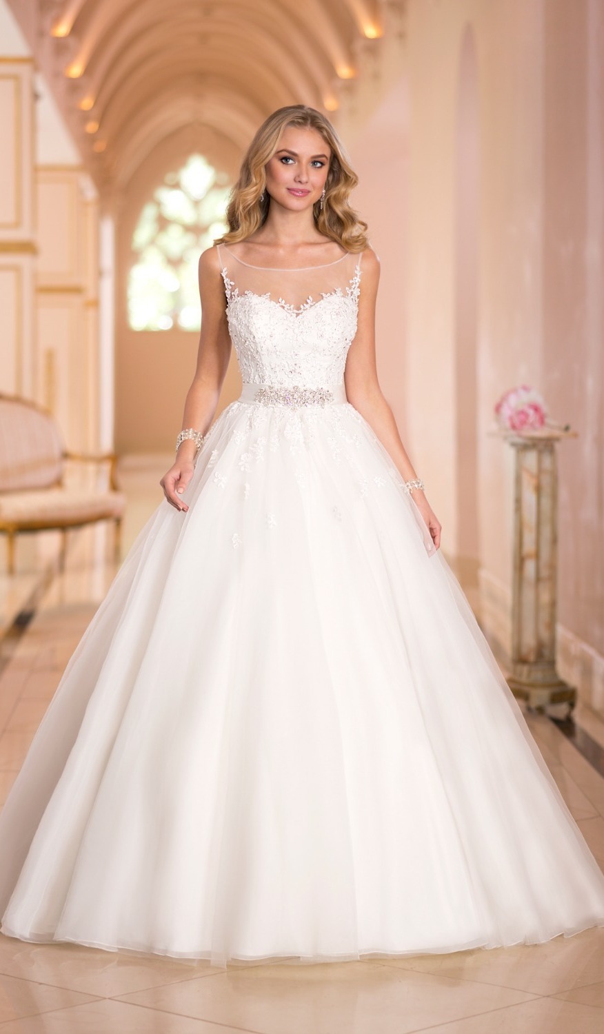Sweetheart Wedding Dresses with Straps