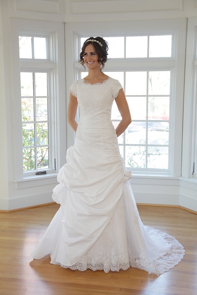 modest wedding gowns have sleeves