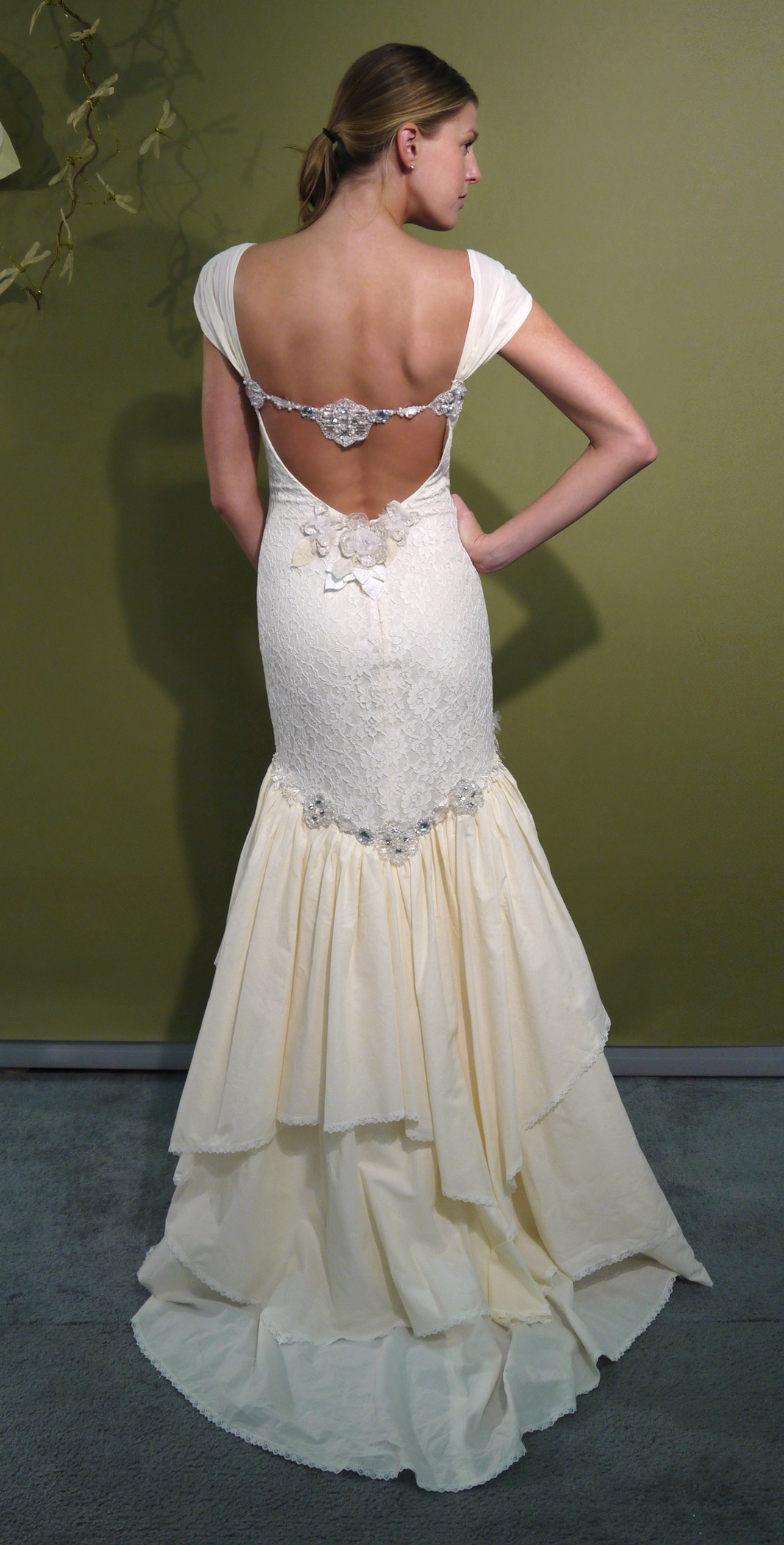 open back and lace cap Wedding Dresses