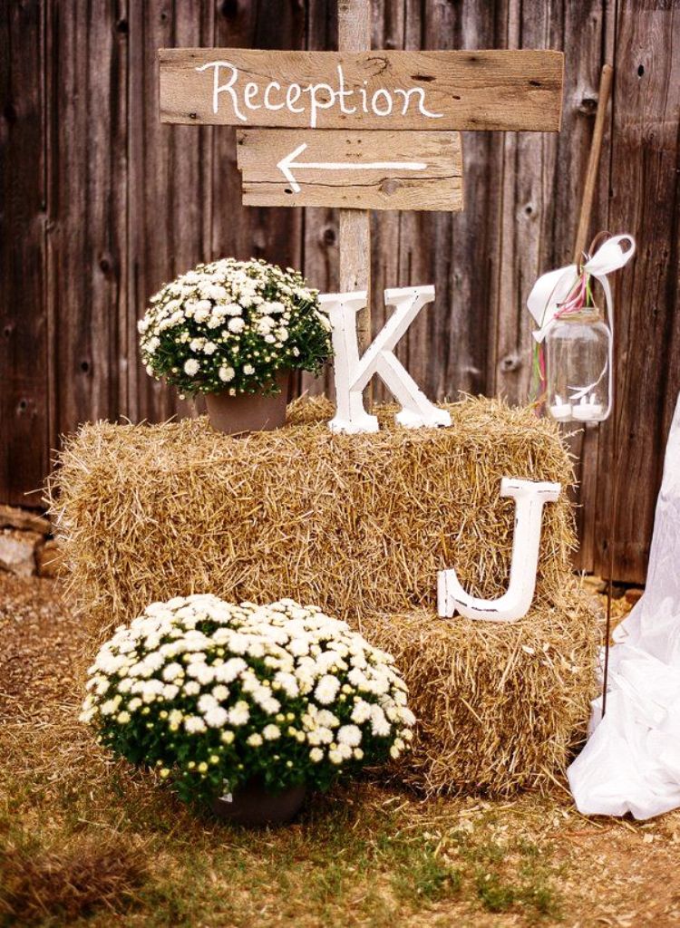 Beautiful Barn Wedding Decorations