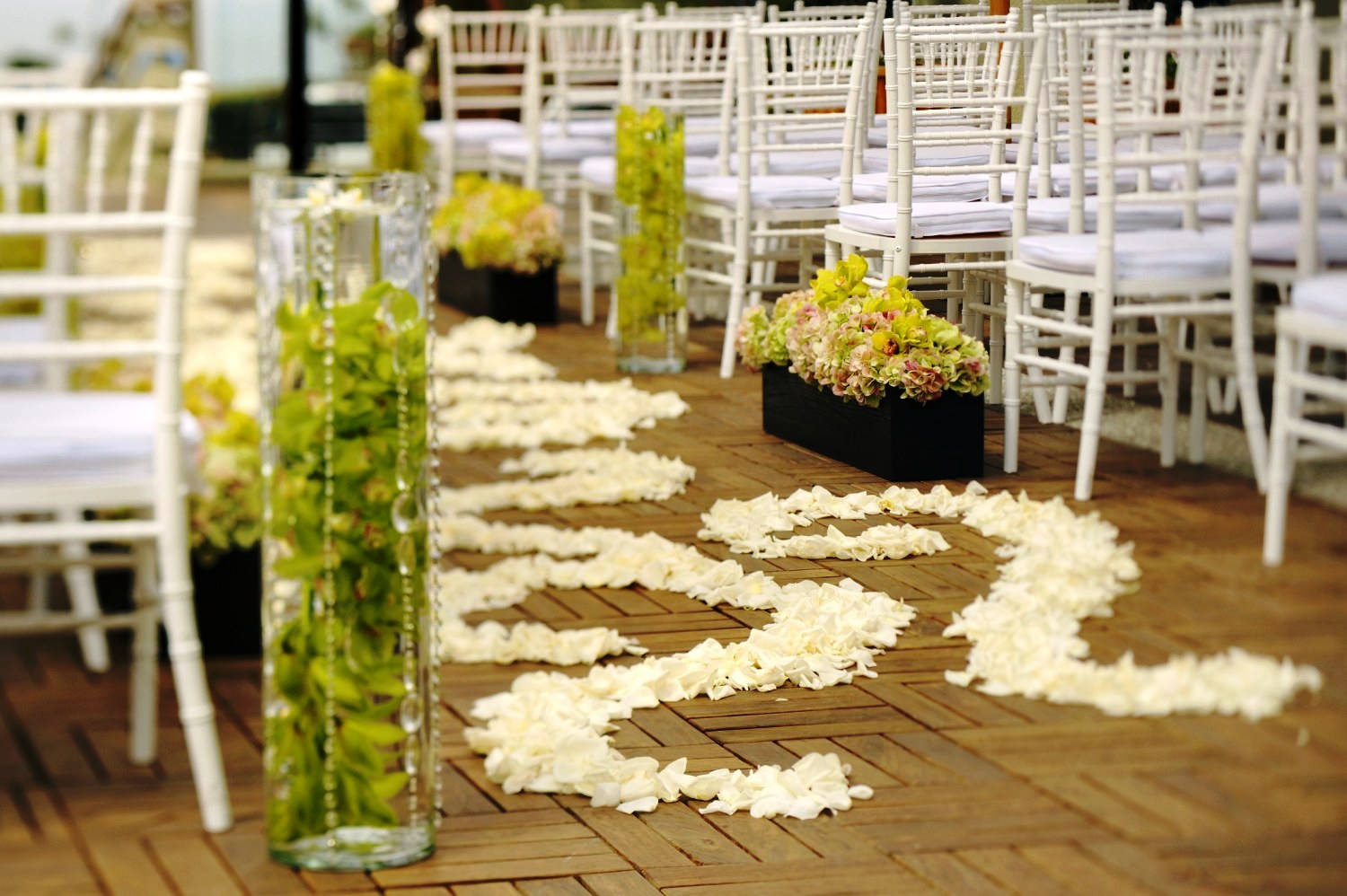Green and White Wedding Decoration