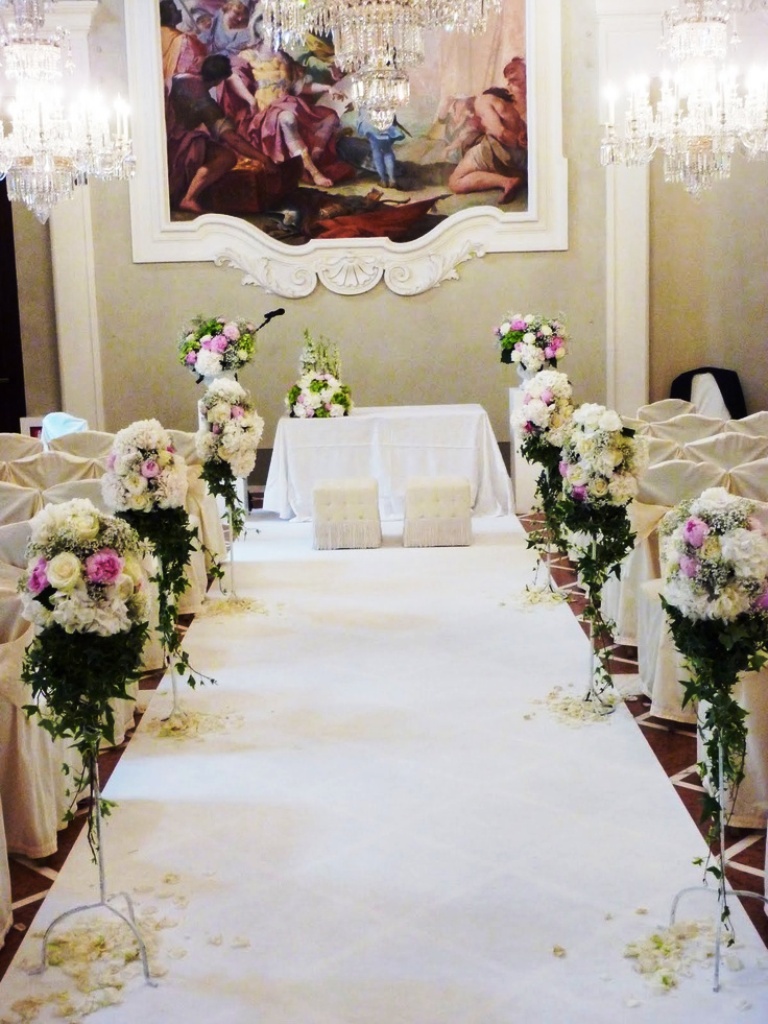 Indoor Wedding Ceremony Decor Ideas