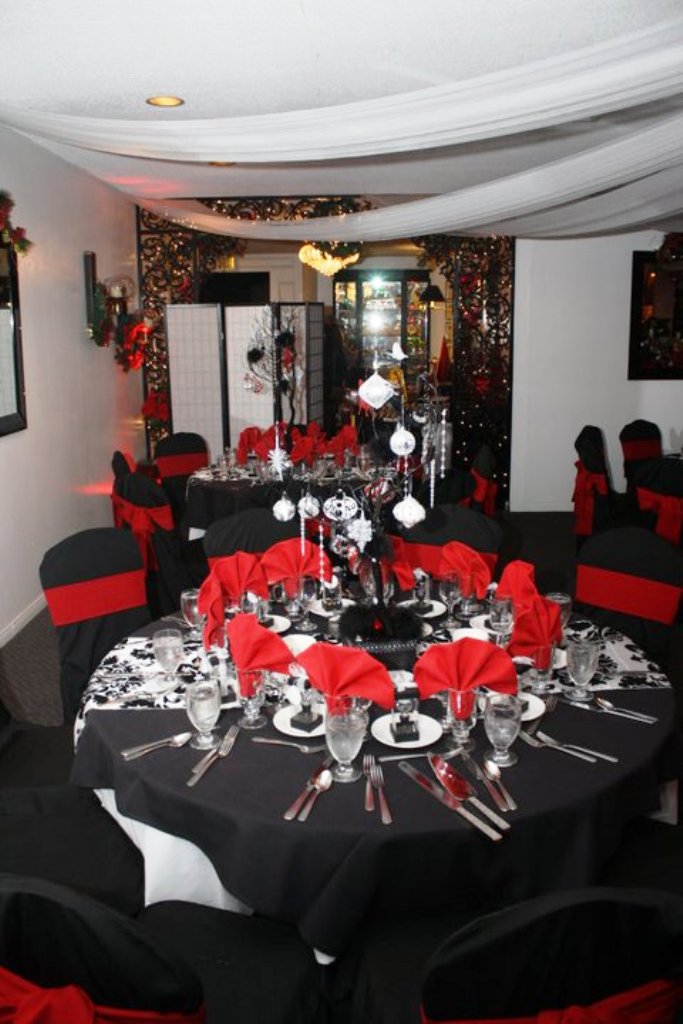 Red and Black Wedding Table Decorations