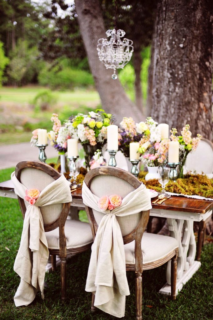 Shabby Chic Wedding Table Idea