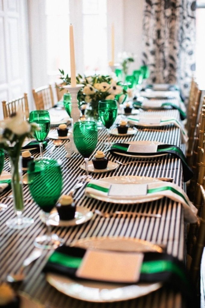 Trendy Emerald Green Wedding Decorations