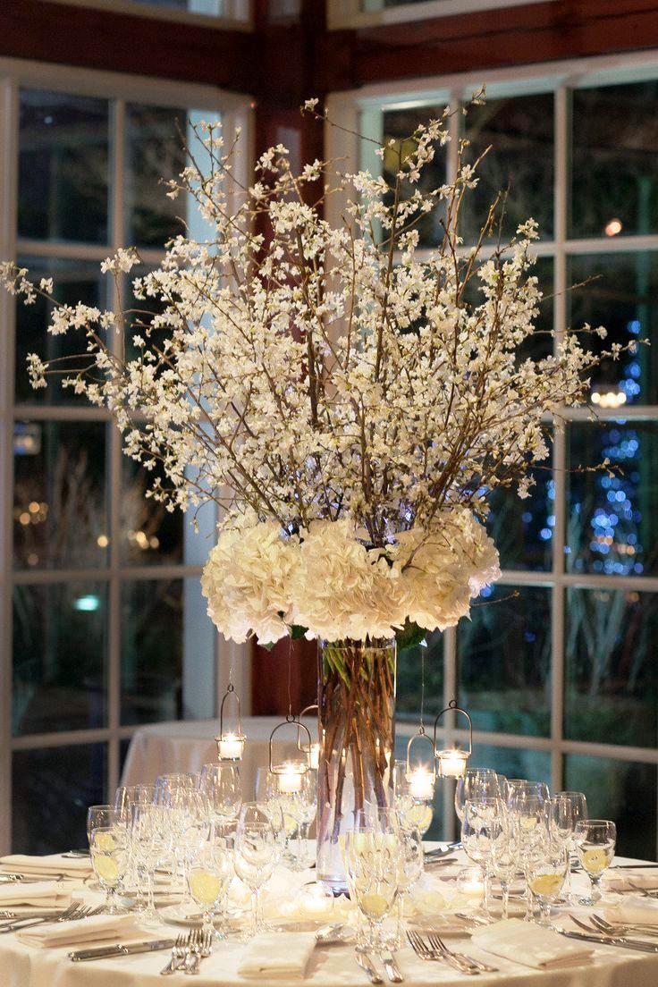 White Tall Wedding Centerpiece Decorations Ideas