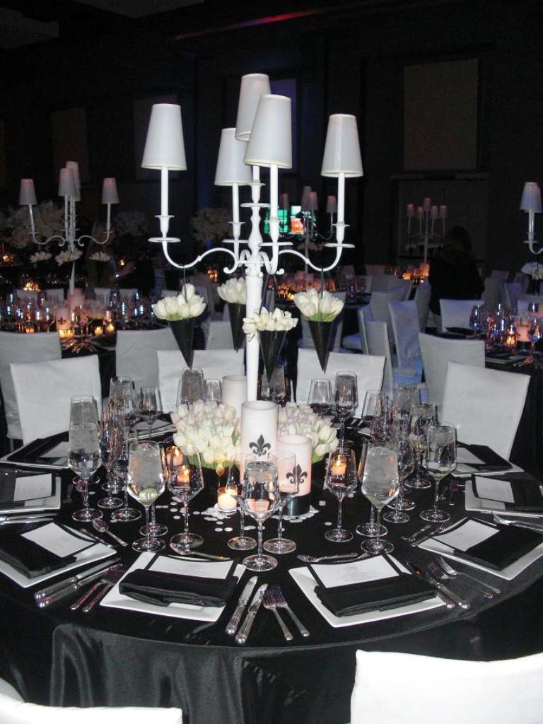White and Black Wedding Table Decorations
