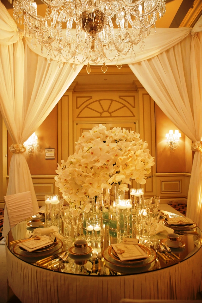 White and Gold Wedding Table Decorations