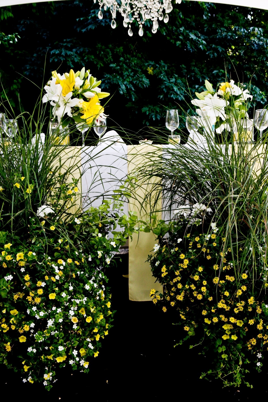 Yellow Outdoor Wedding Decorations Ideas for Summer