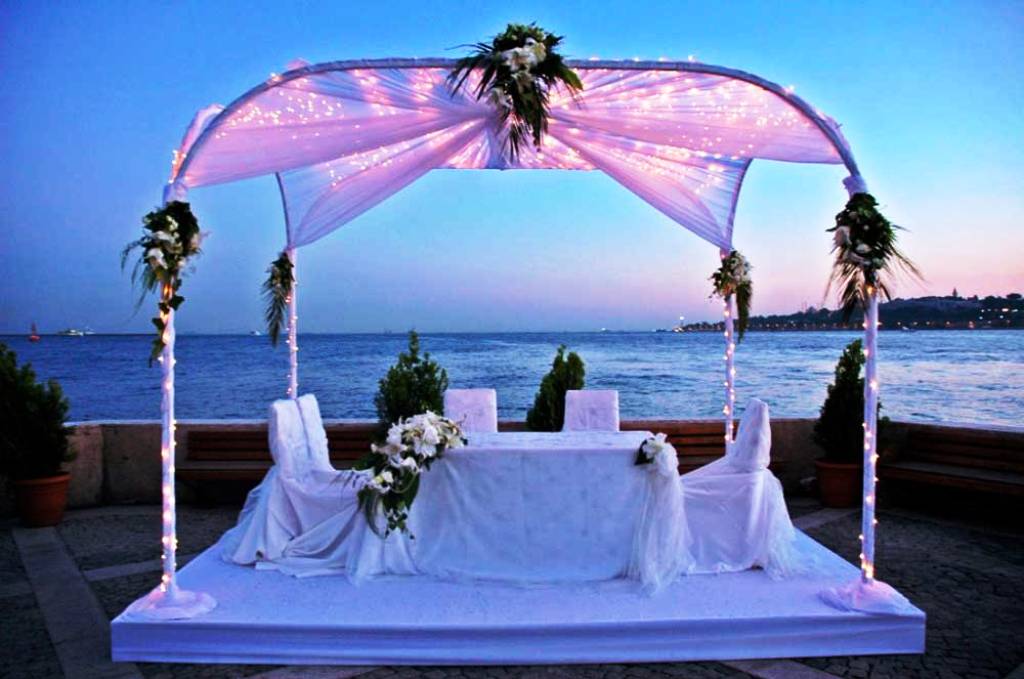 arch beach wedding decorations