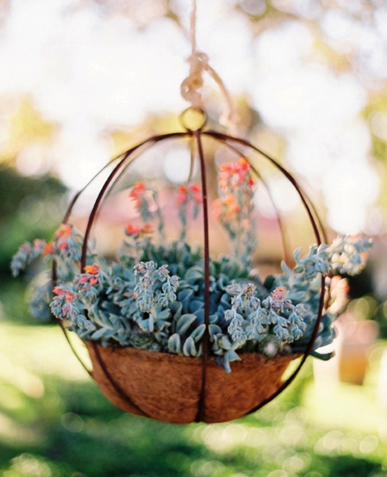 wedding garden decorations with flower ornaments