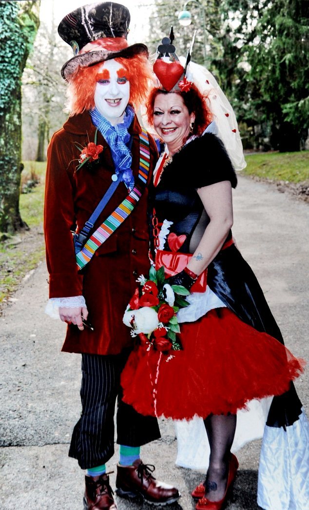 Alice in Wonderland Halloween Wedding Costume Ideas