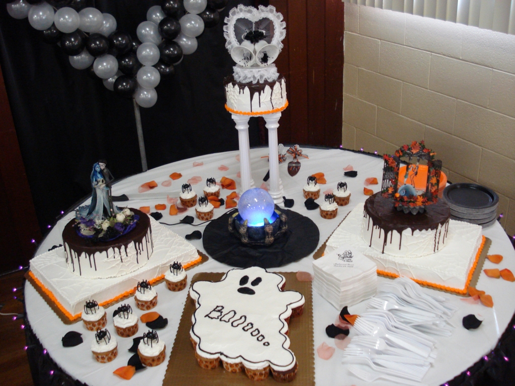 Cool Halloween Wedding Cake Ideas