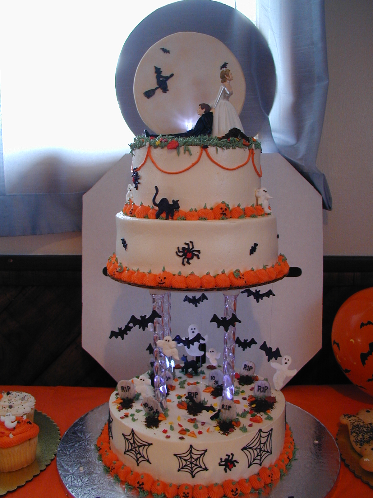 Cool Halloween Wedding Cake