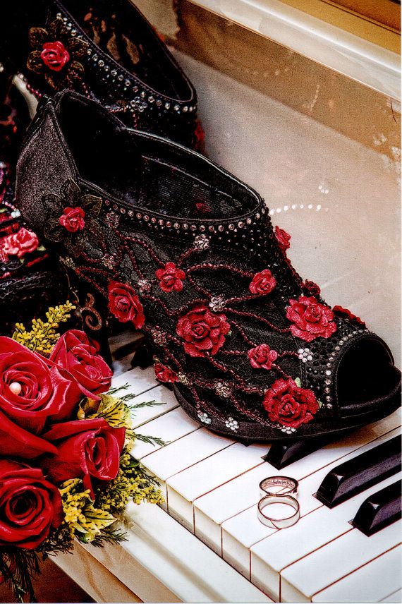 Gorgeous Halloween Wedding Shoes Gifts Ideas