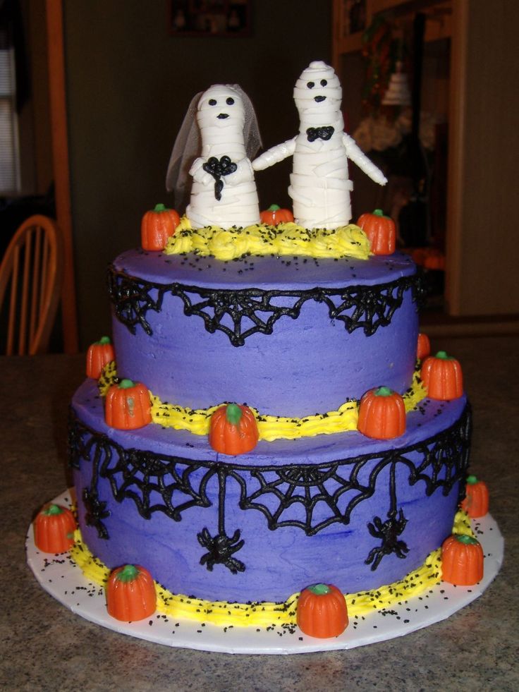 Halloween Wedding Cake with Ghost topper