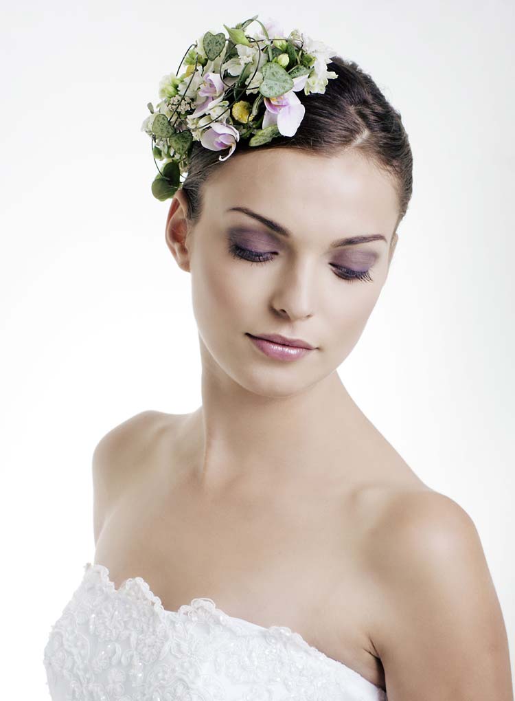 Short Wedding Hairstyles With Headpiece