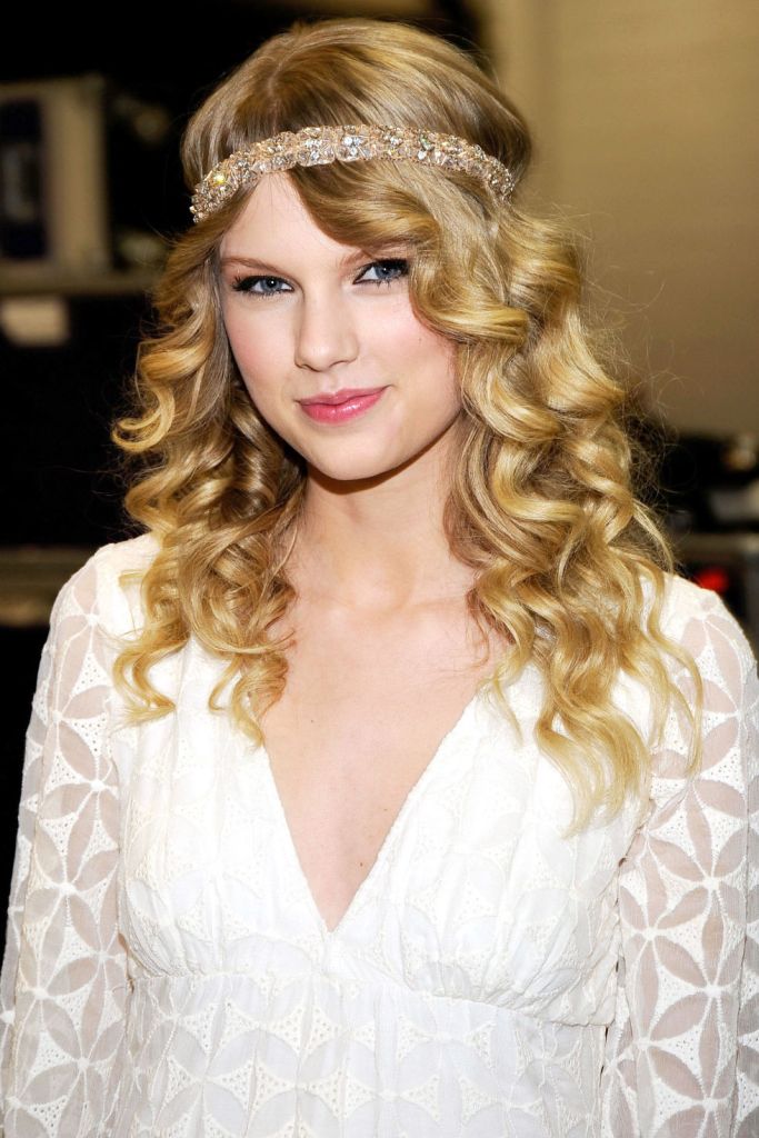 Taylor Swift Country Wedding Hairstyles