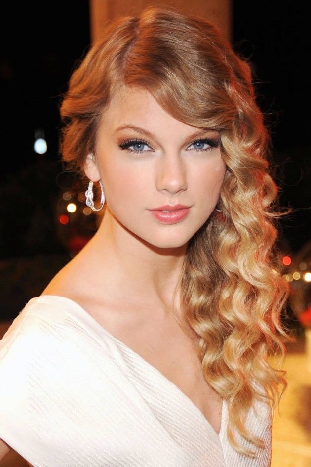 Taylor Swift Curly Wedding Hairstyles