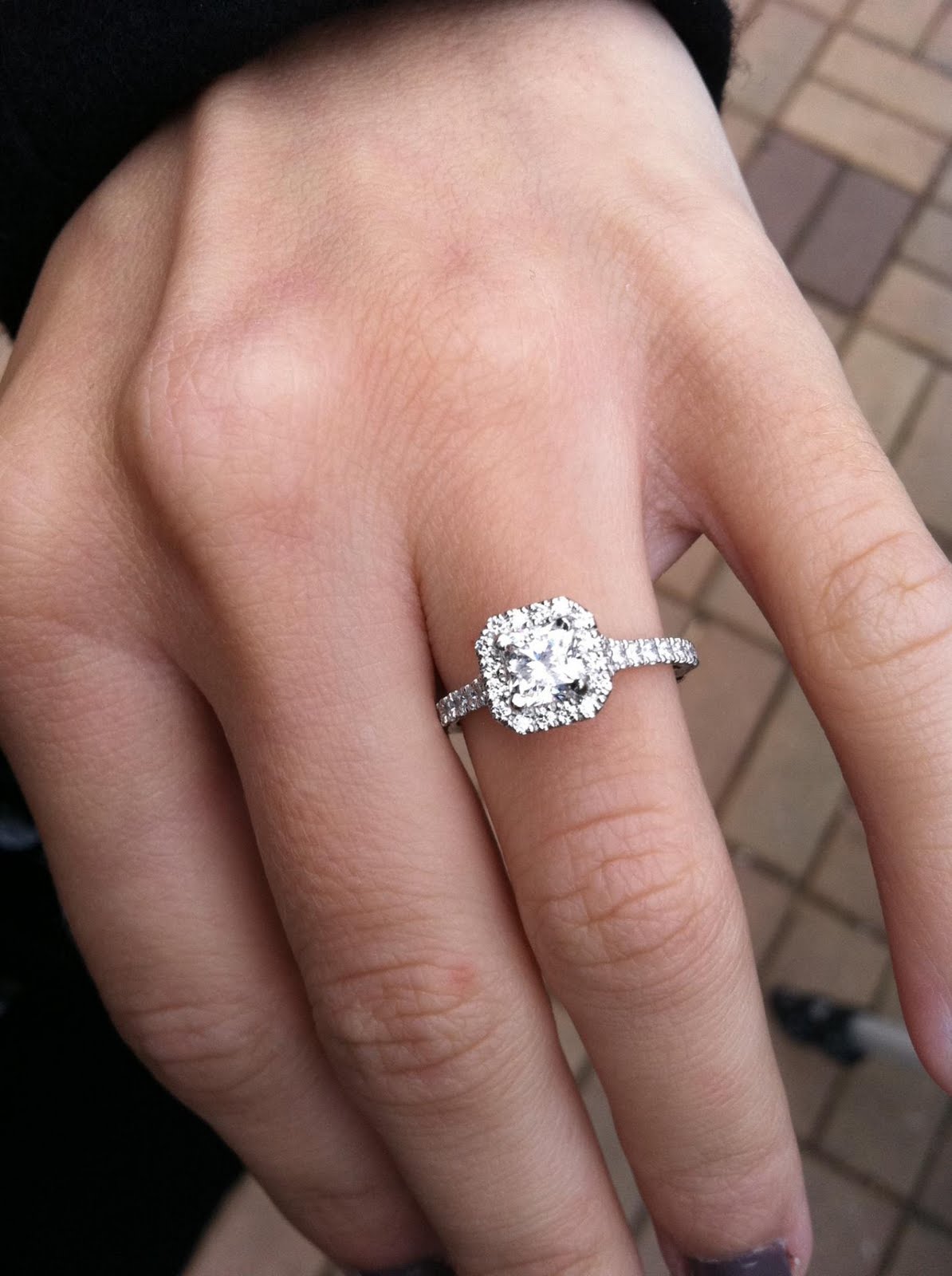 princess-cut-with-halo-engagement-ring