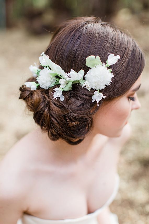 romantic-wedding-hairstyle-with-flowers