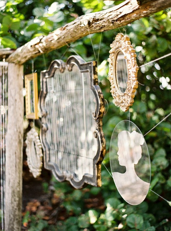 vintage-wedding-decorations-with-mirrors