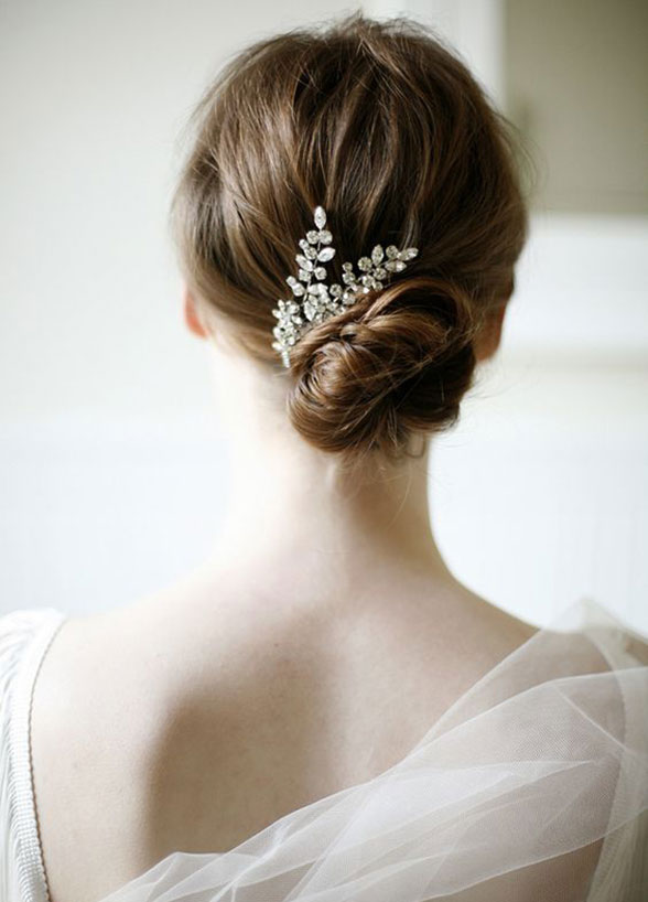 wedding-hair-low-updo-with-comb