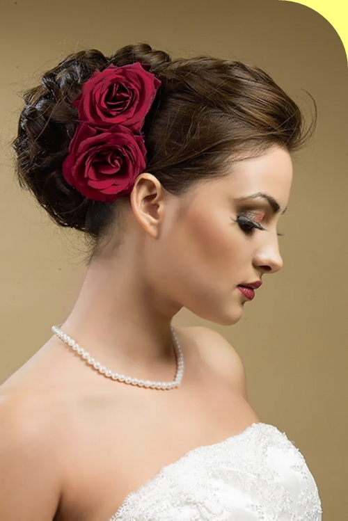 wedding-hairstyles-with-red-roses