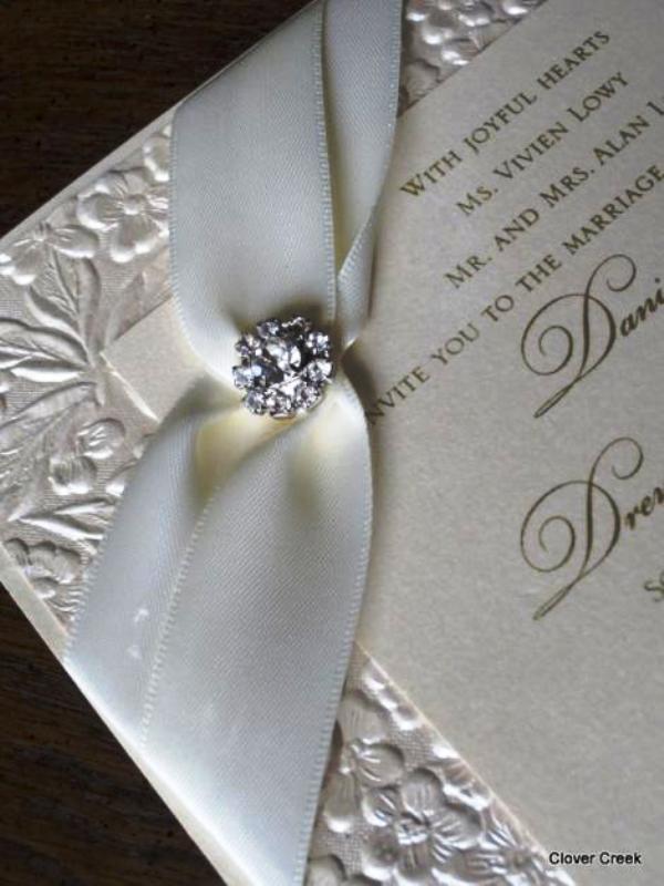elegant-wedding-invitations-with-crystals