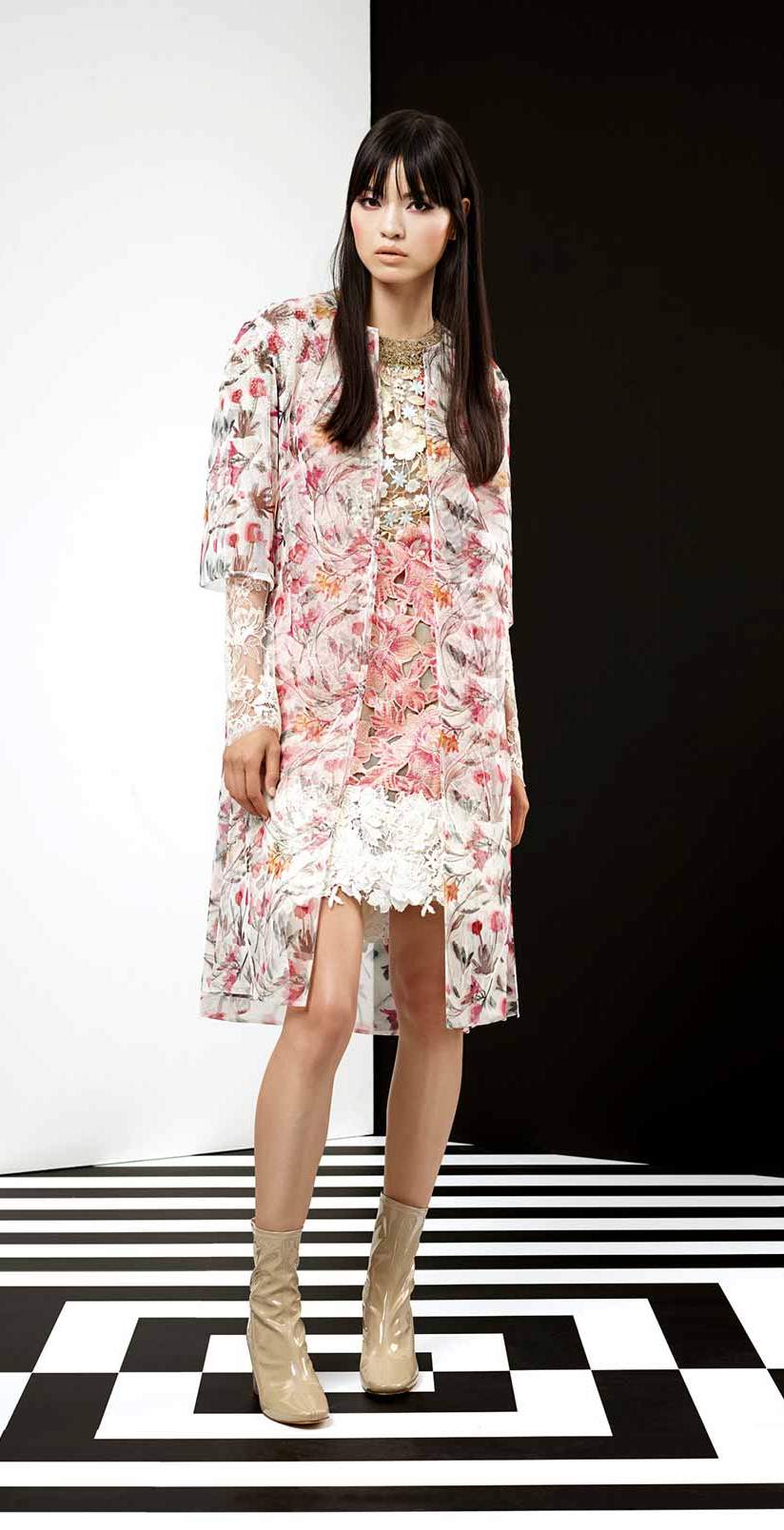 Whtie and soft pink babydoll dress with box-neckline and a matching print silk coat