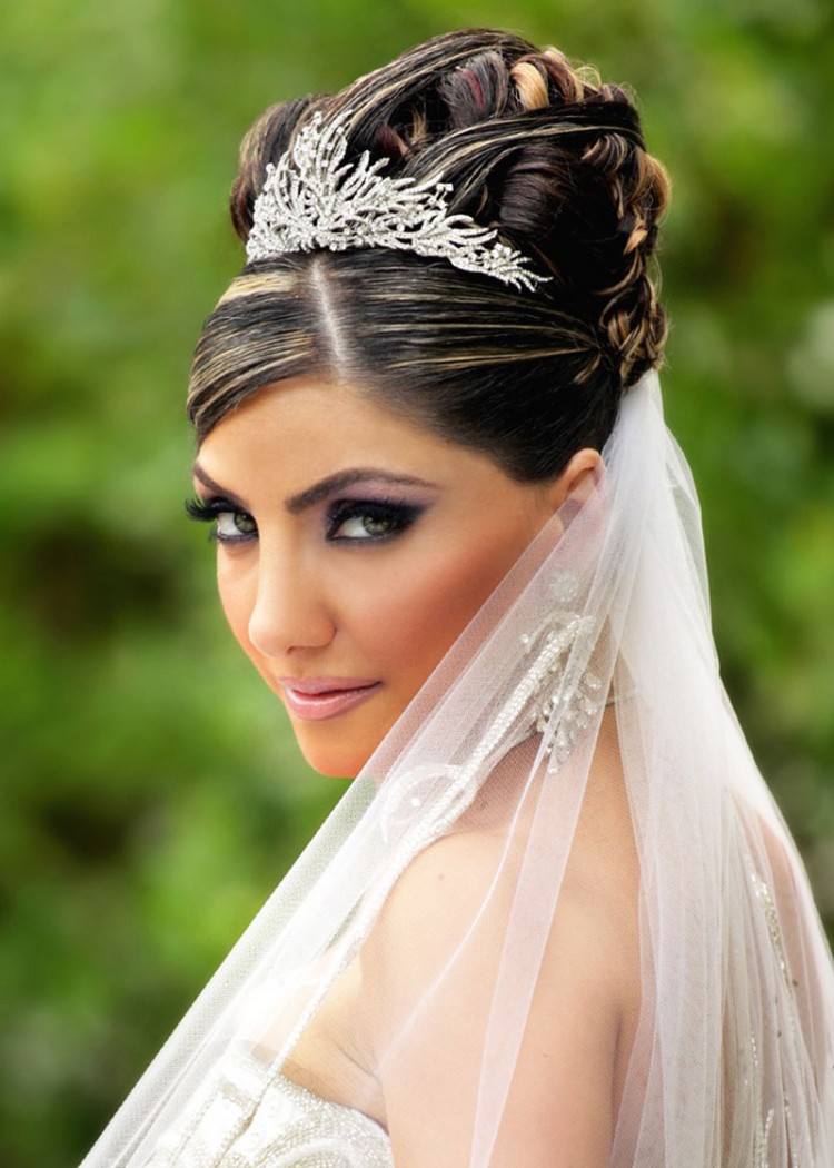 20 Wedding Hairstyles with Crown Ideas - Wohh Wedding