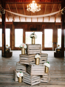 25 Cool Wood Wedding Decorations Ideas - Wohh Wedding