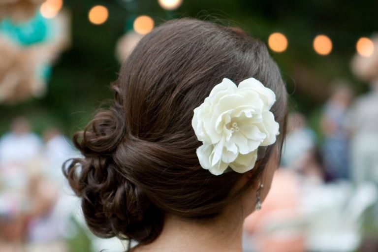 37 Beautiful Simple Wedding Hairstyles Ideas To Try