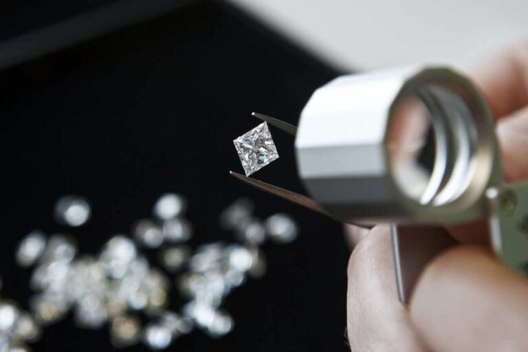 What Every Diamond Buyer Should Know About Clarity