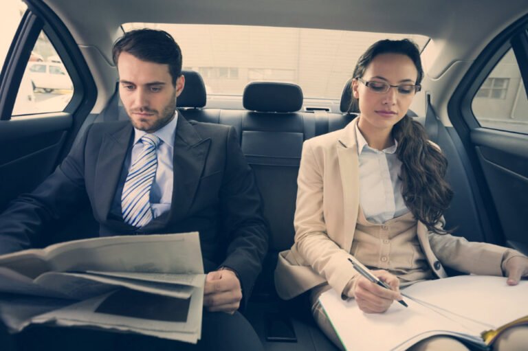 Six Benefits Of Choosing A Limo For A Corporate Event